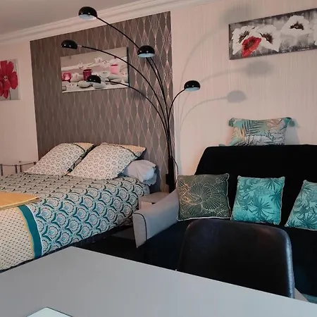 Face A La Apartment *